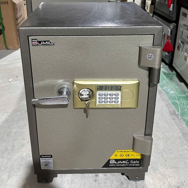 Két sắt BUMIL BM100E điện tử chống cháy tới 2000 độ C trong 2 giờ