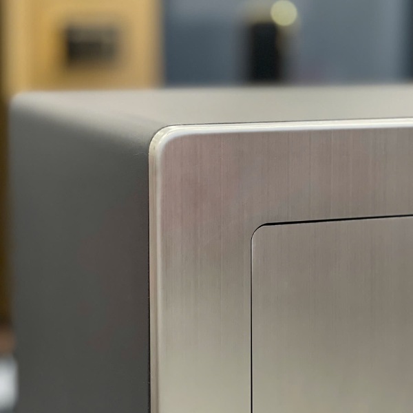 Két sắt Nhập Khẩu HK-55SI điện tử chống cháy thiết kế hiện đại các góc được bo tròn mền mại