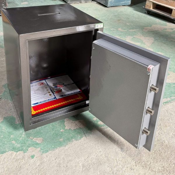 Két sắt có khe bỏ tiền KW50ECD bên trong là khoang chứa tiền rộng