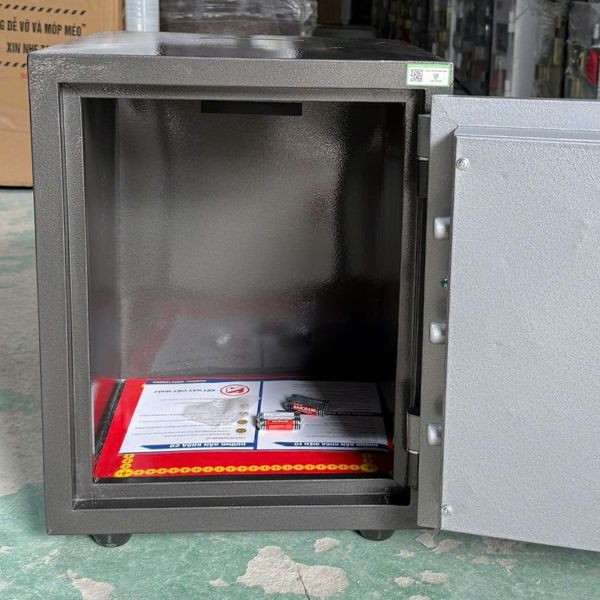 Két sắt có khe bỏ tiền KW50ECD an toàn chống cháy