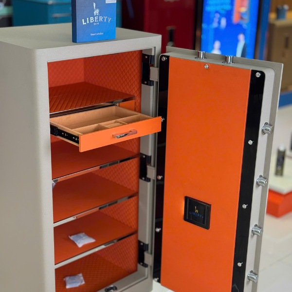 Két sắt Liberty LB1500 Pro vàng gold thép đúc nguyên tấm