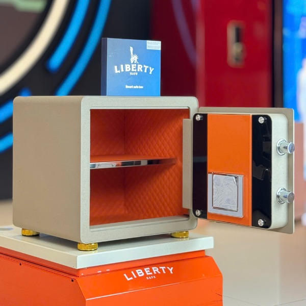 Nội thất két sắt Liberty LB39S màu gold rộng chia làm 2 ngăn