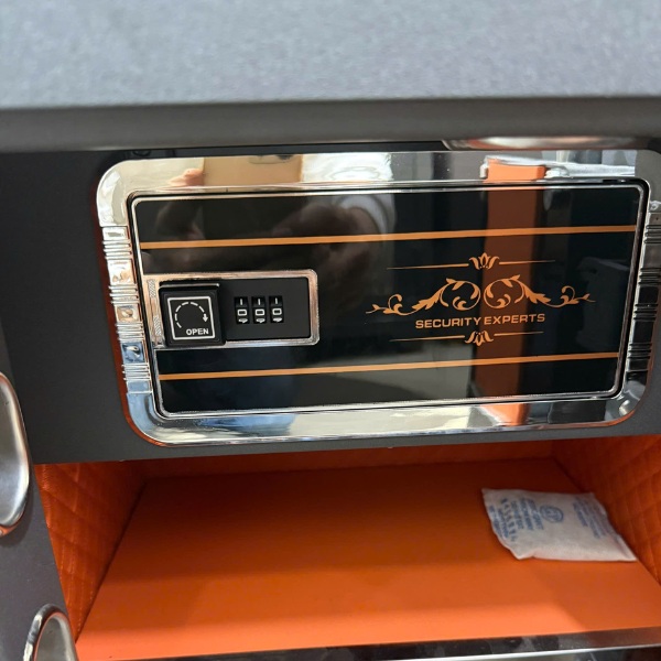 Két sắt Liberty LB50S có ngăn kéo có mã số riêng