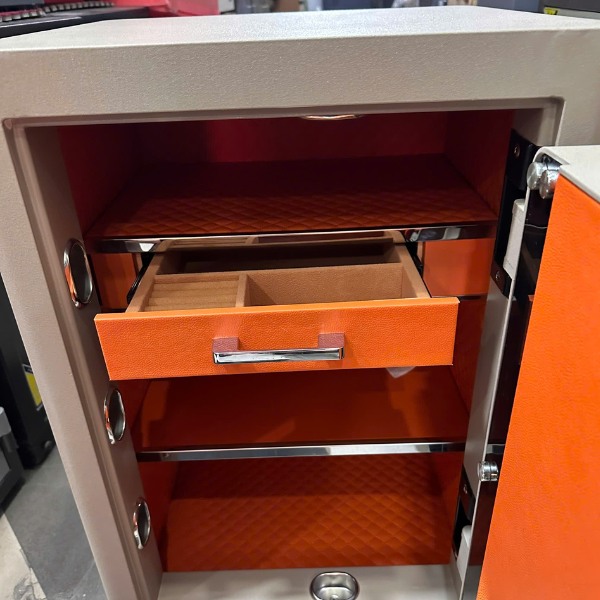 Nội thất Thực tế két sắt Liberty LB68PRO san trọng đẳng cấp