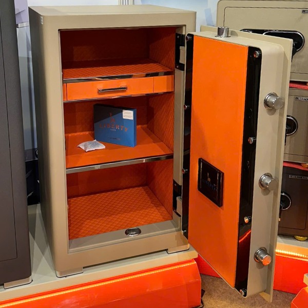 Nội thất Két sắt Liberty LB88PR Vân tay rộng để được tiền, vàng, trang sức...