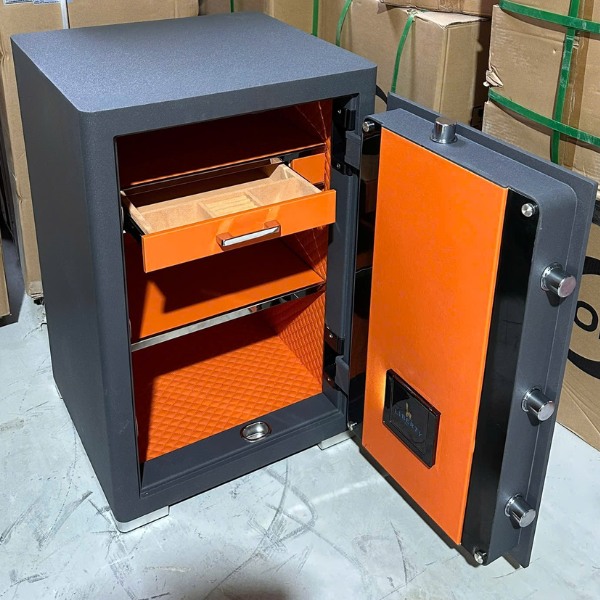 Nội thất két sắt Liberty LB79PRO phiên bản màu xanh xám