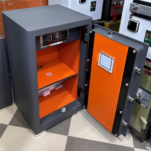 Két sắt Liberty LB88S màu xám nói không với bê tông và cát