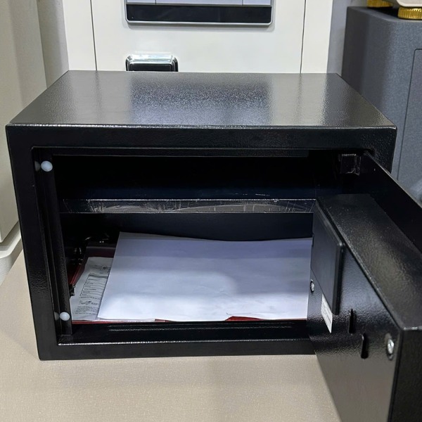 Nội thất két sắt mini vân tay điện tử BG250 cao cấp để được giấy tờ A4