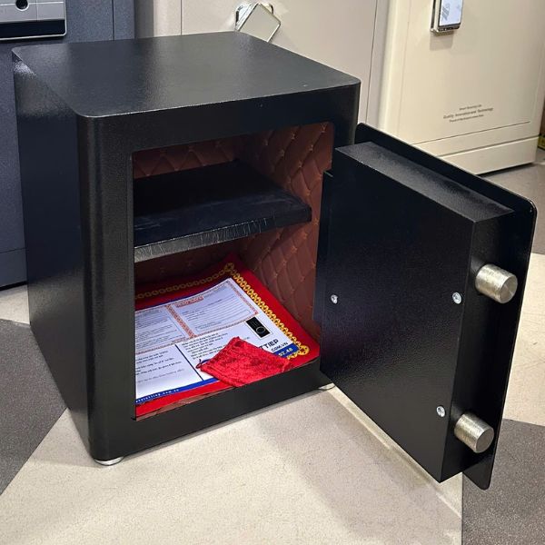 Két sắt Neko NS50 điện tử màu đen an toàn dễ sử dụng