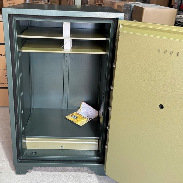 Két sắt ngân hàng BEMC K300 có nội thất rộng nhiều ngăn