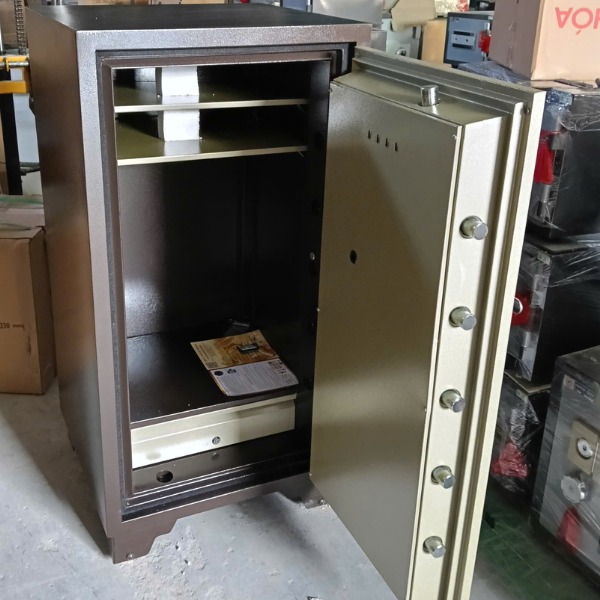 Nội thất két sắt ngân hàng BEMC K130NHA1 cơ đổi mà mầu nâu