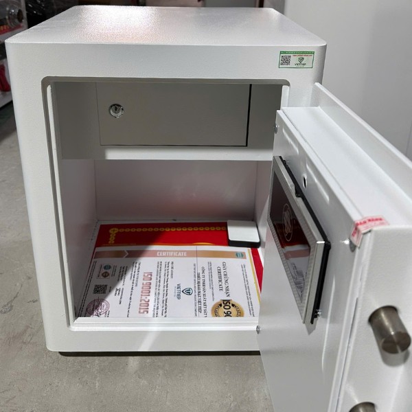 Két sắt nhận diện khuôn mặt KW52FID Việt Tiệp có nội thất để được giấy tờ, tiền vàng, trang sức