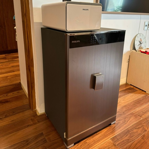 Két sắt Philips SBX701-7B0 màu xám bạc lắp cho căn hộ cao cấp