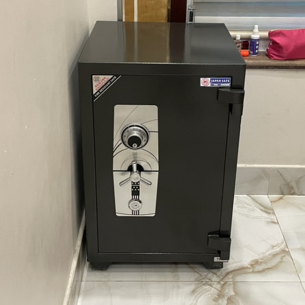 Két sắt siêu cường JP81C thường được cất chữ vàng, trang sức quý giá