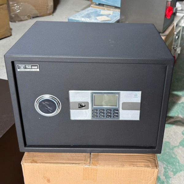 Hình ảnh thực tế két sắt hòa phát KKS03 đời mới