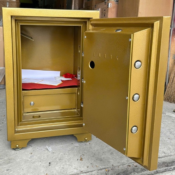 Két sắt công đức TKO77CD 130kg có lắp đậy chống câu tiền, móc tiền