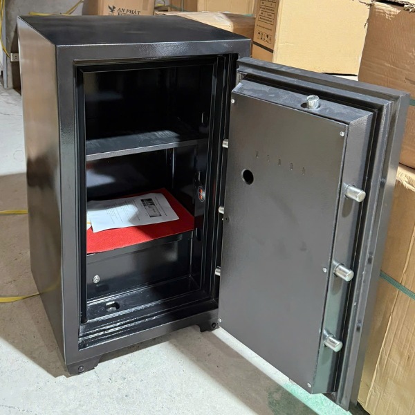 Két sắt Tokyo TKO1000F vân tay điện tử có nội thất rộng 3 ngăn