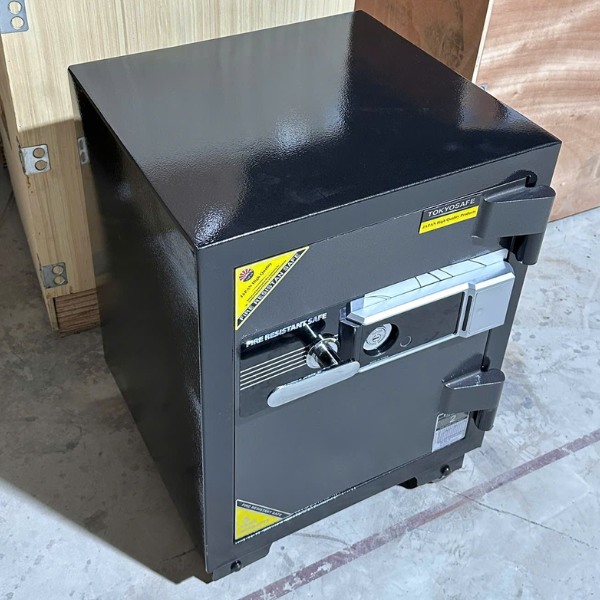 thực tế Két sắt Nhật Bản TOKYO TKO63FE vân tay điện tử