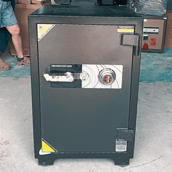 Két sắt TOKYO TKO88C khóa cơ đổi mã chống cháy dùng cho văn phòng