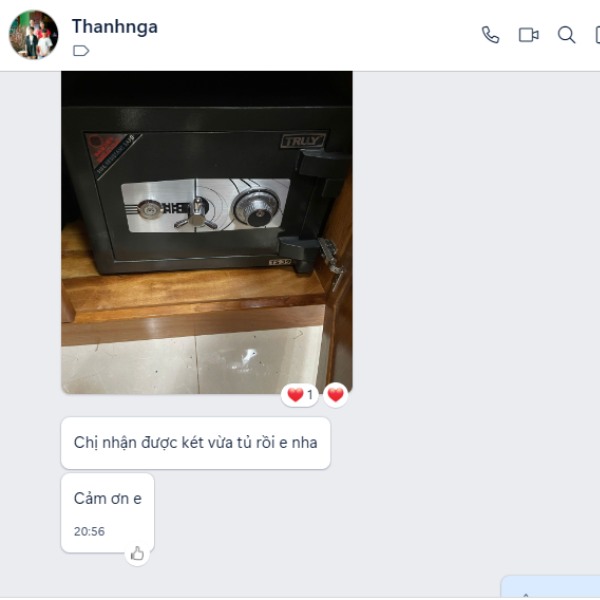Khách hàng cảm ơn khi nhận được két sắt Truly TS39C