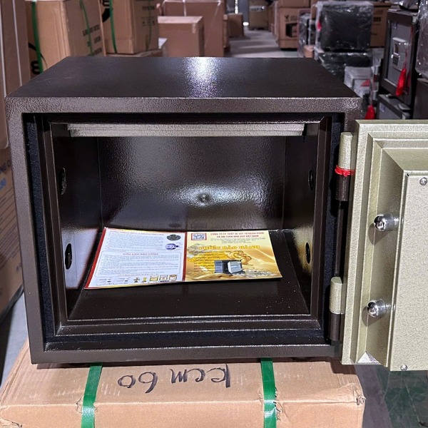 Nội thất rộng để được giấy tờ Két sắt Hàn Quốc Trusafe HQ63DT điện tử