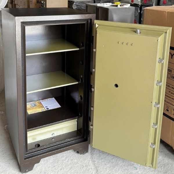 Nội thất két sắt trusafe TH1200DM khóa cơ đổi mã