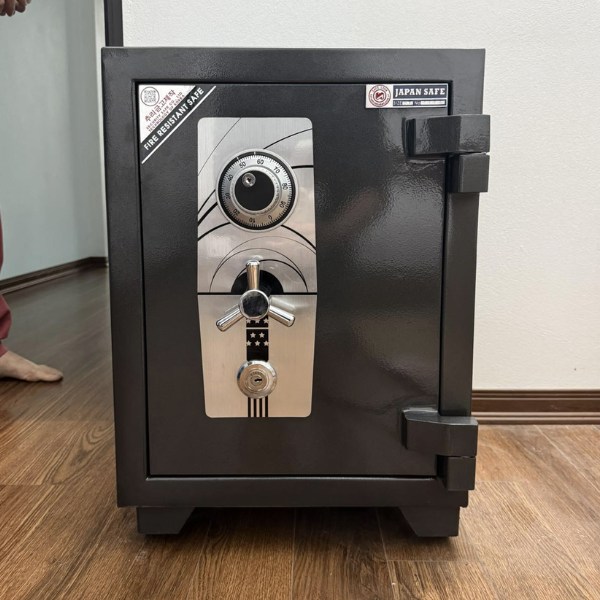 Bàn giao két sắt Việt Nhật JP60C tại nhà khách hàng