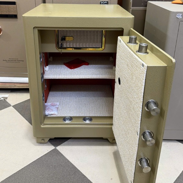 Két sắt Việt Nhật VN66AD khóa cơ với nội thất bọc da, để được giấy tờ