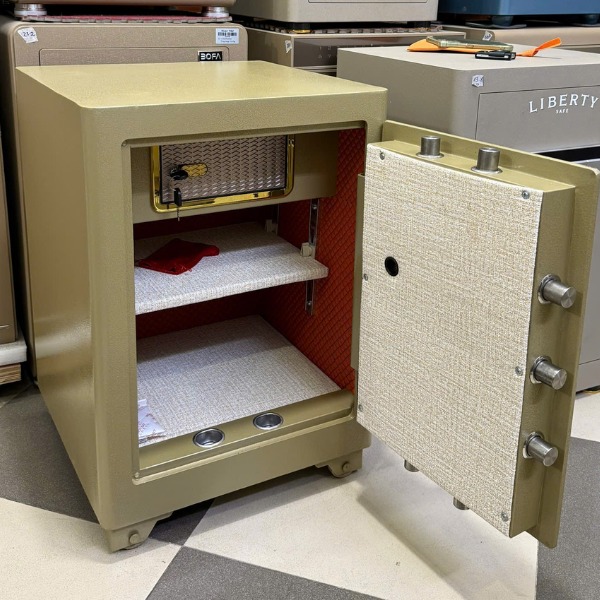 Két sắt Việt Nhật VN66AD khóa cơ an toàn với 7 chốt khóa 25mm