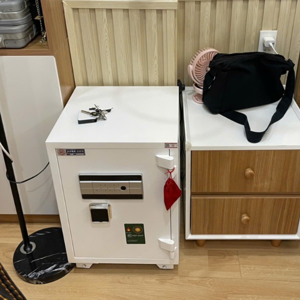 Thực tế bàn giao két sắt Việt Nhật VN79FE vân tay kết nối điện thoại