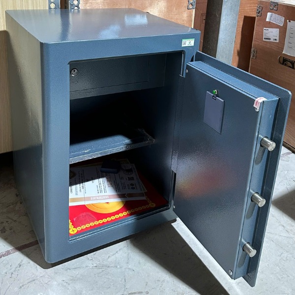 Nội thất két sắt KCC110DT điện tử màu xanh cao cấp