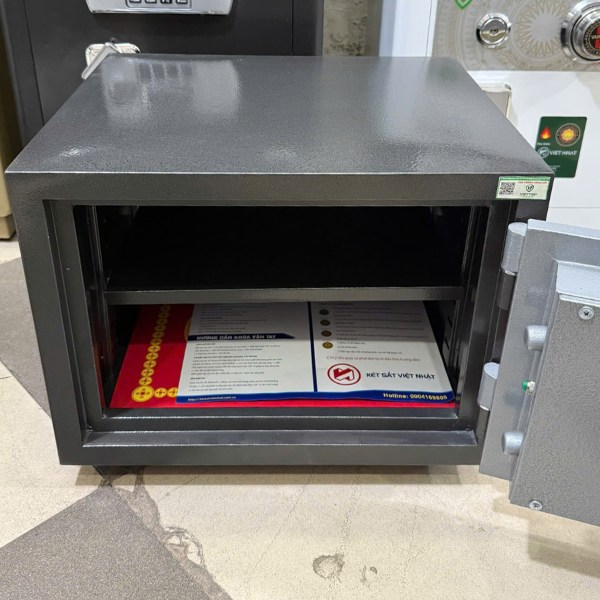 Bên trong két sắt có khe bỏ tiền Việt Tiệp KW36KM