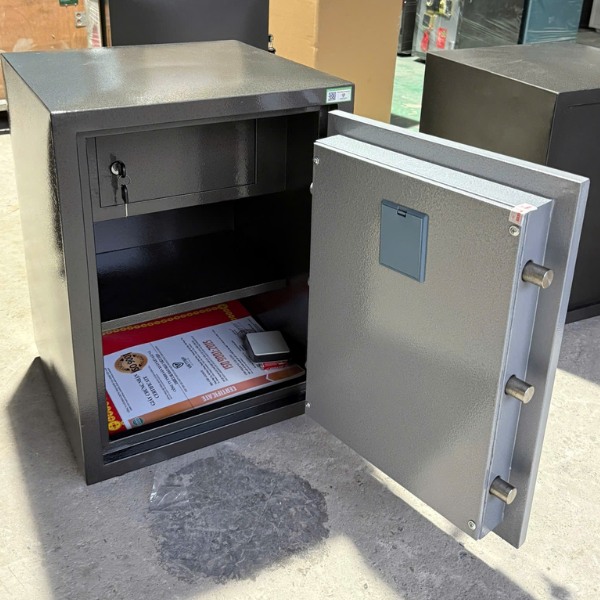 Két sắt Việt Tiệp KW58E điện tử cao cấp chống cháy chống trộm