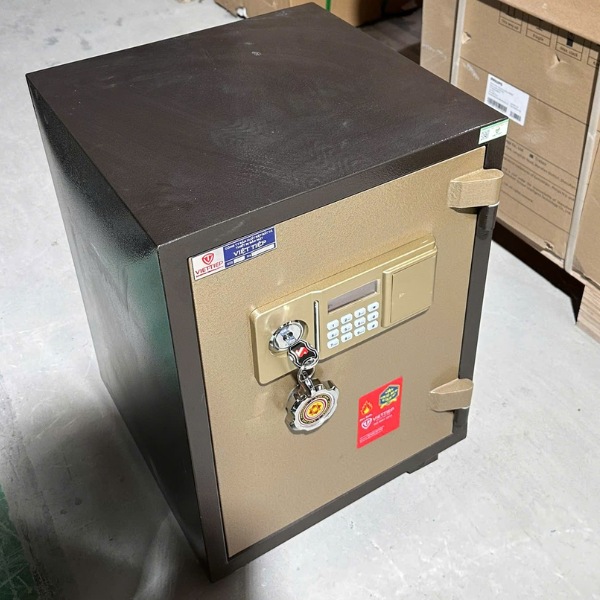 Thực tế két sắt Việt Tiệp KW62E điện tử màu gold chống cháy