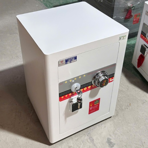 Két sắt tài lộc Việt Tiệp KW63SCDM cơ đổi mã được sử dụng nhiều cho gia đình và công ty văn phòng