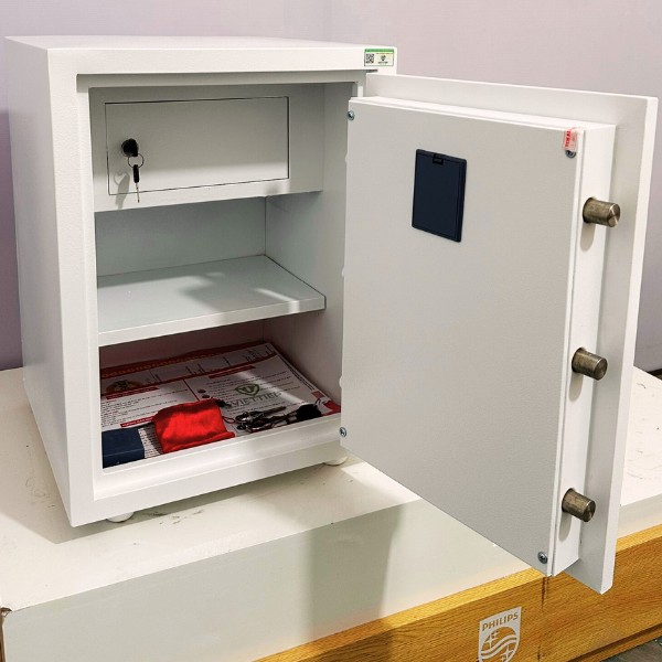 Nội thất Két sắt điện tử Việt Tiệp KW65E màu trắng cao cấp cho gia đình văn phòng