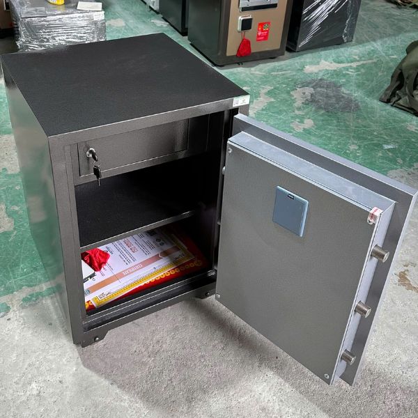 Kết cấu két sắt việt tiệp KW79VT vân tay chắc chắn, chống trộm