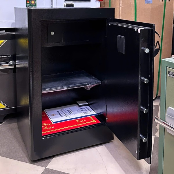 Két sắt Việt Tiệp KW82-SCFE vân tay điện tử an toàn chống trộm với chốt đặc và cánh dày 7ly