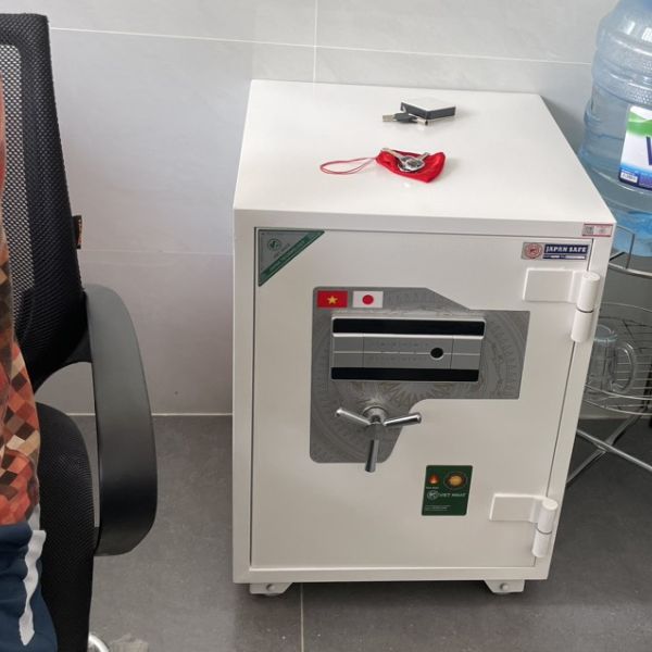 Bàn giao xong két sắt Việt Nhật VN86FE vân tay điện tử cao cấp