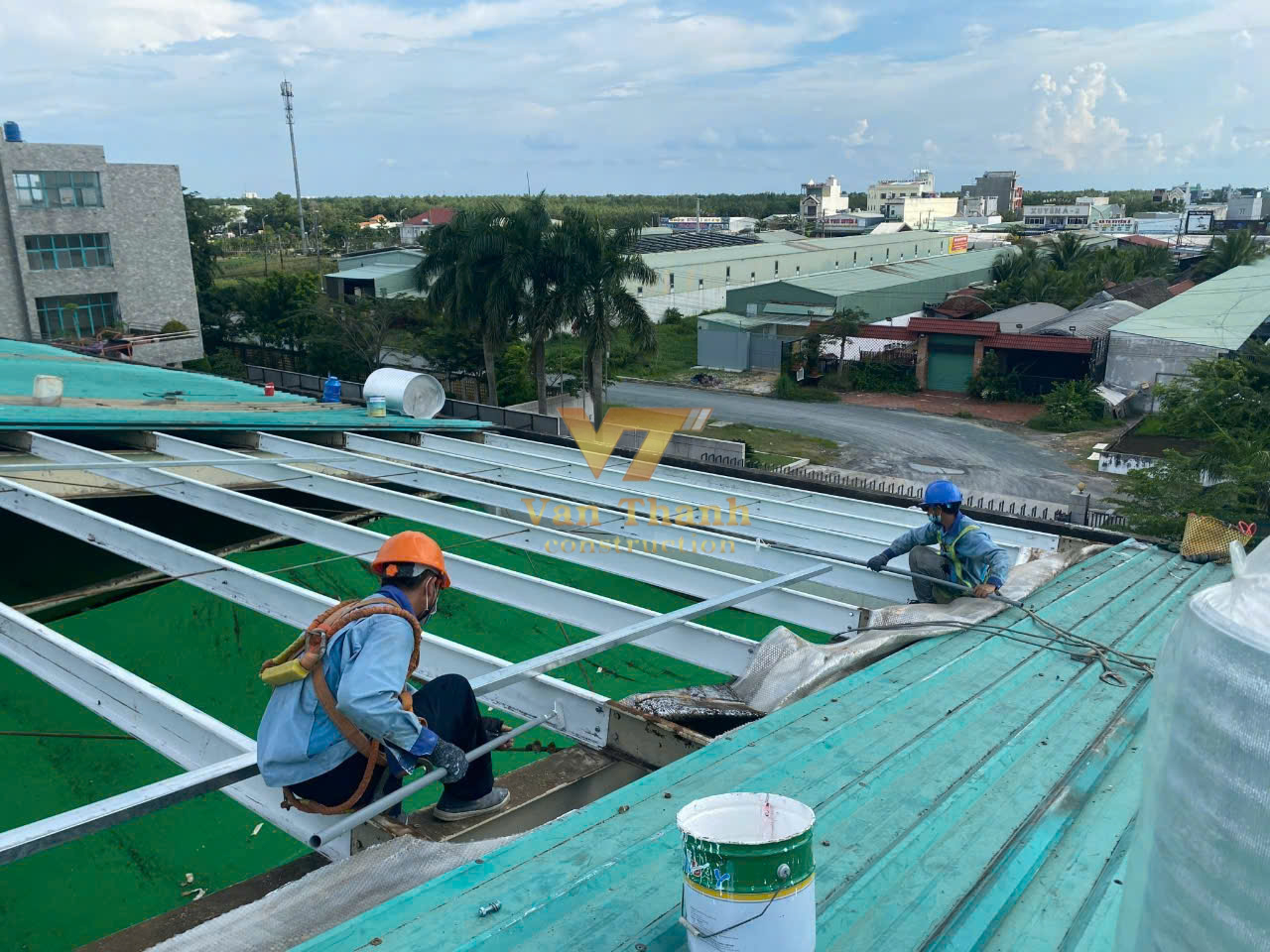 sửa chữa mái nhà xưởng Bình Dương