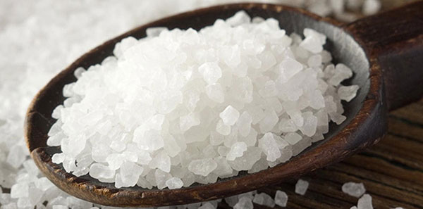 Ngâm mận với nước muối