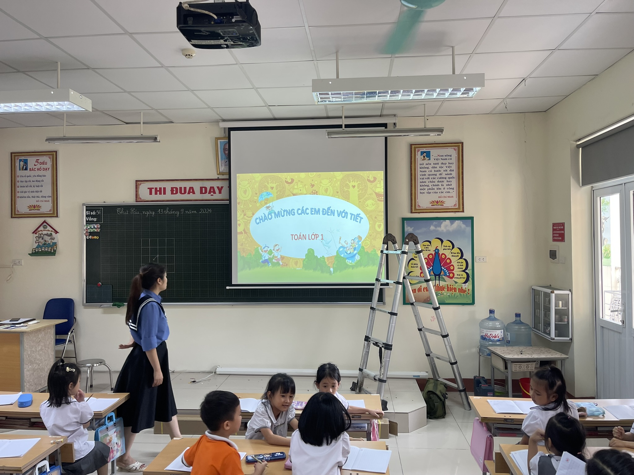 Máy chiếu Optoma lắp đặt cho lớp học