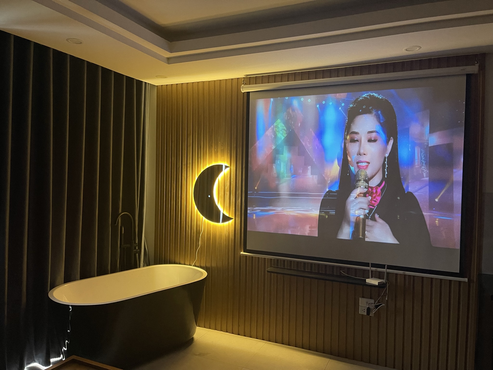 Lắp đặt máy chiếu homestay