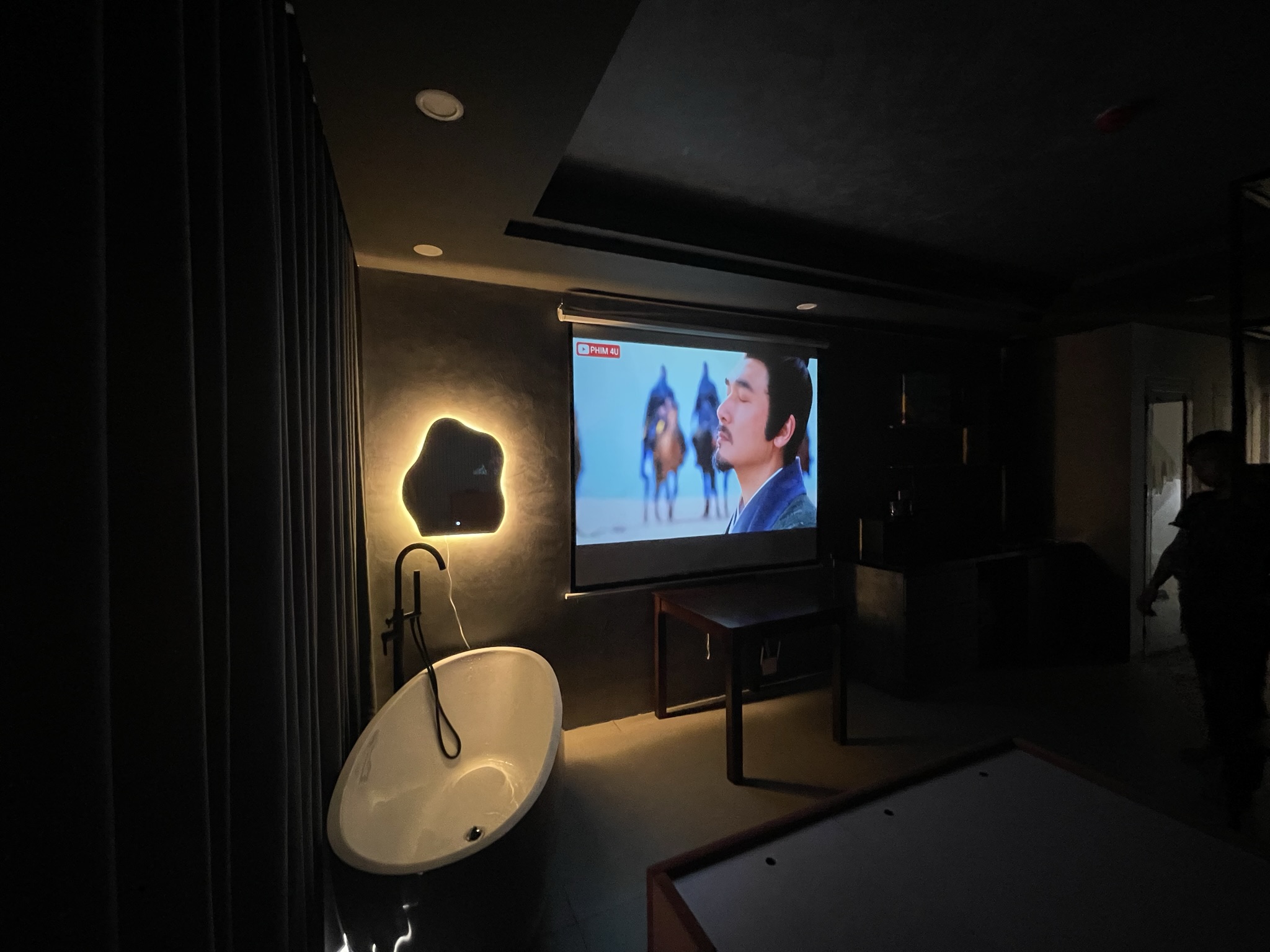 Máy chiếu mini lắp đặt homestay
