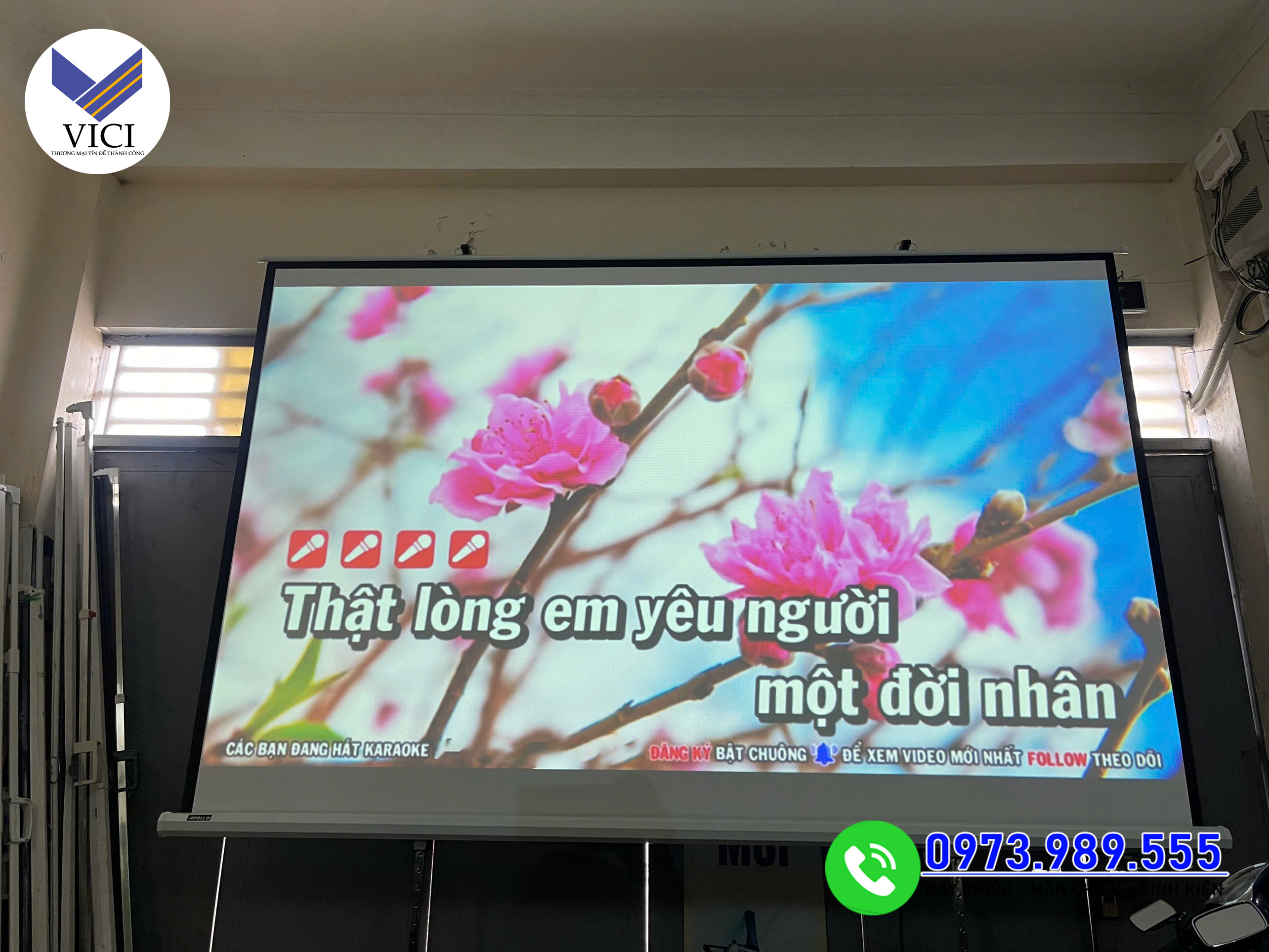 Máy chiếu karaoke