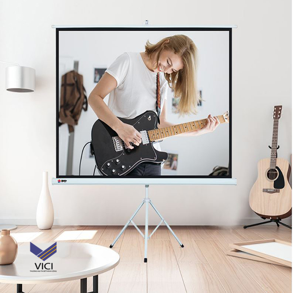 Màn chiếu 3 chân di động