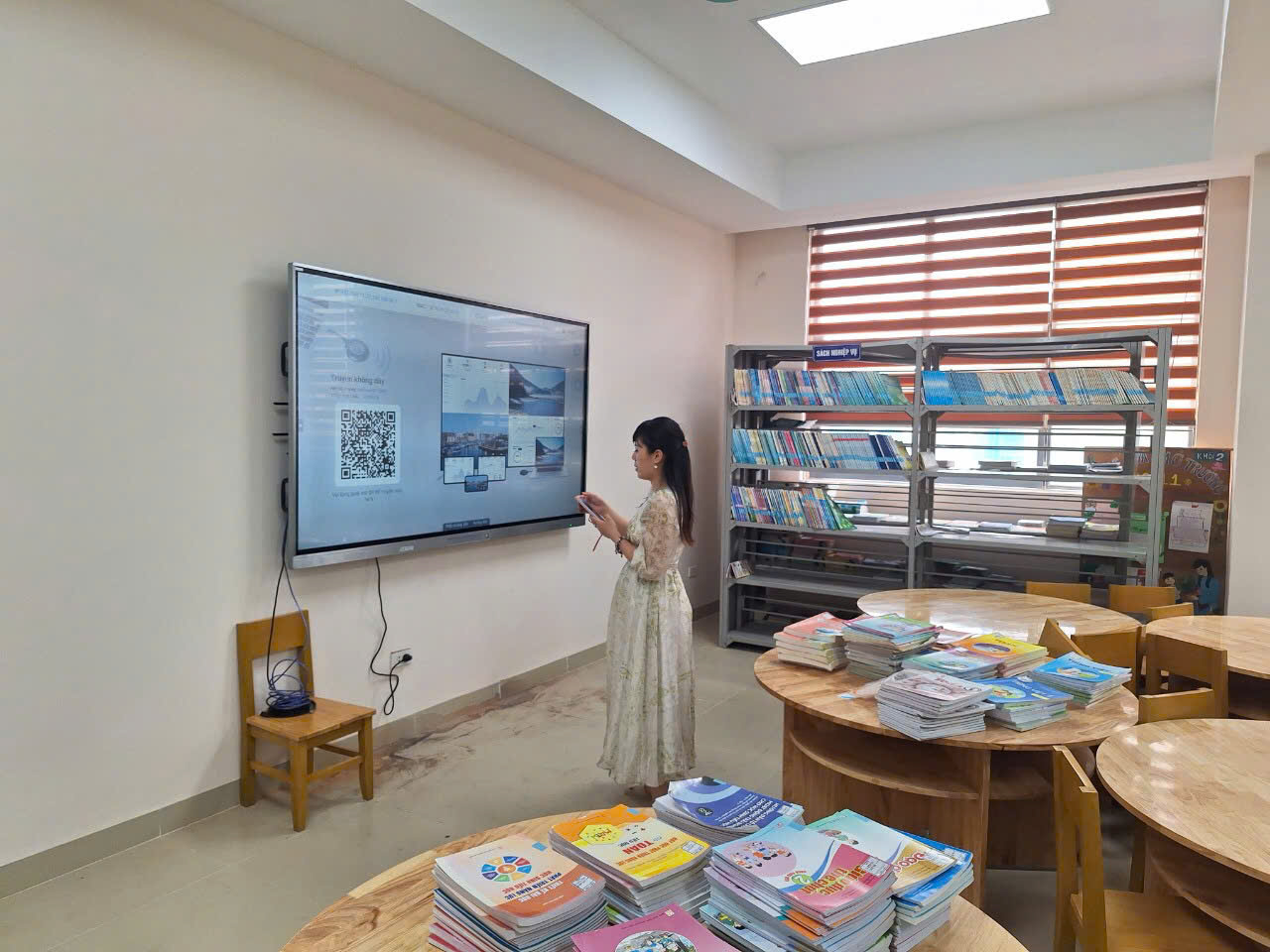 Màn hình tương tác phổ biến