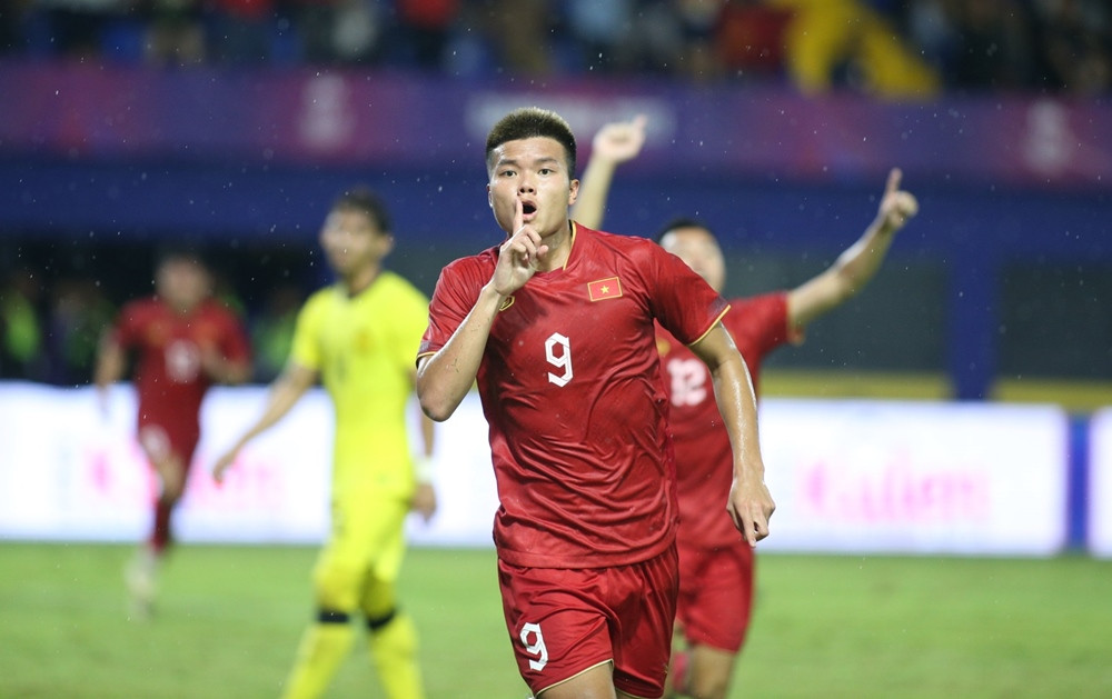 Văn Tùng có cú đúp vào lưới U22 Malaysia