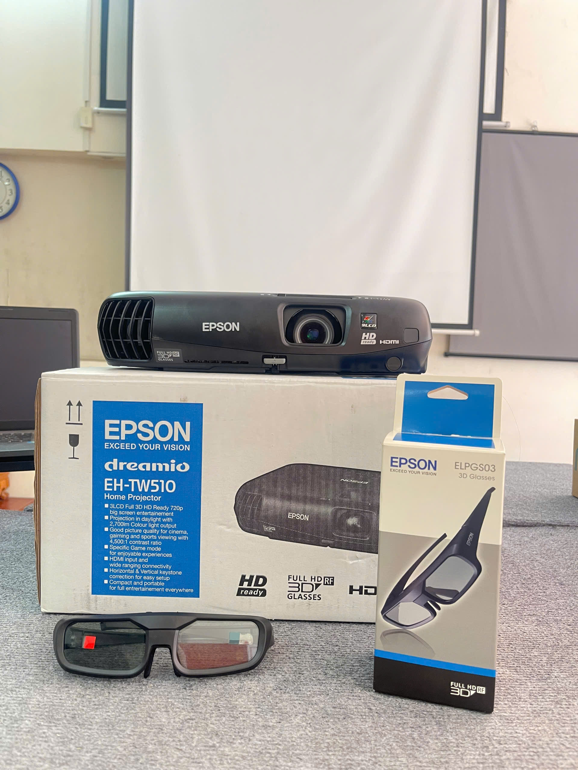 Máy chiếu Epson cũ full box