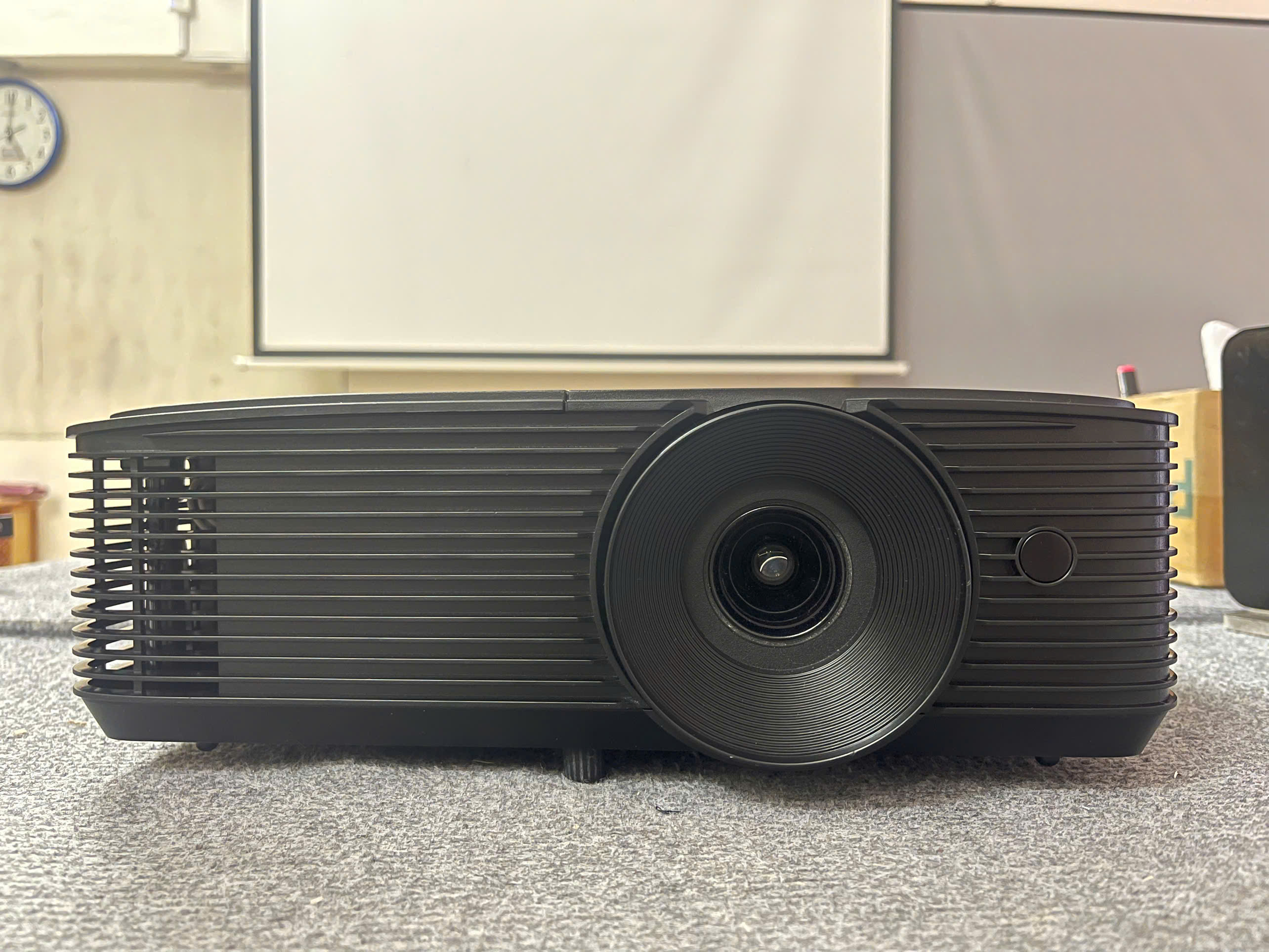 Máy chiếu cũ Optoma PX690